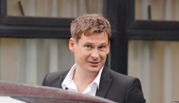 Blue Singer Lee Ryan ‘Assaulted On Flight’ After Putting Feet On Seat