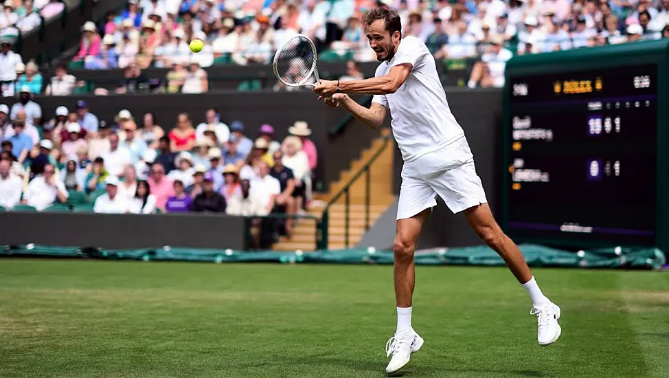 Daniil Medvedev Sails Past Injured Jiri Lehecka Into Wimbledon Quarter-Finals