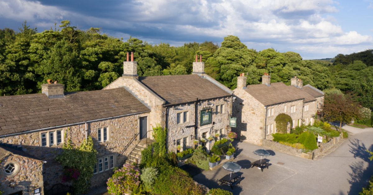 emmerdale village tour gift shop