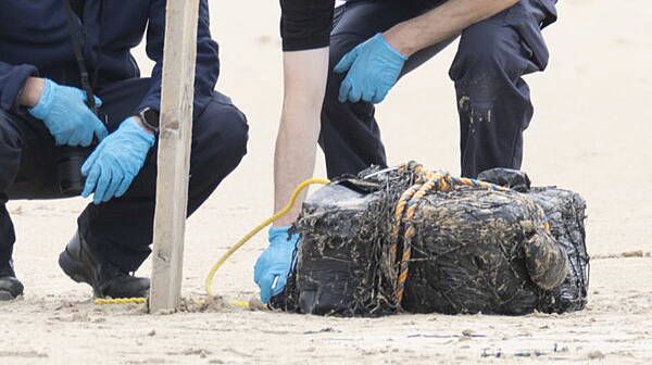 Laois Nationalist — Groups of young people spotted hunting for cocaine packages on Donegal coastline - Vimarsana News