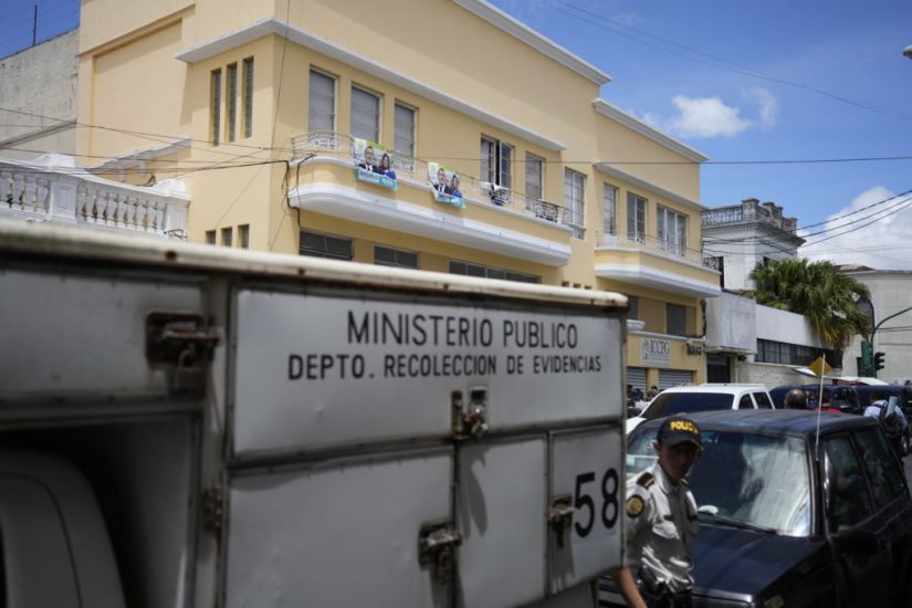 Police In Guatemala Search Party Offices Of Progressive Presidential Candidate