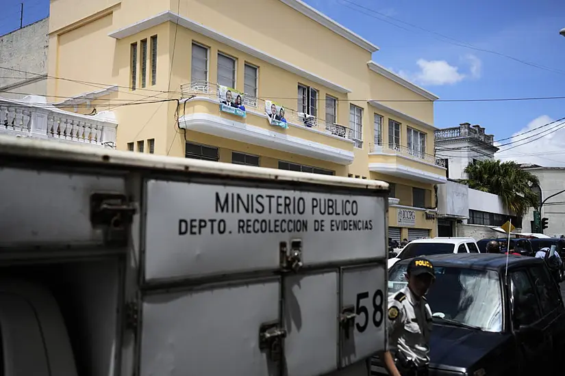 Police In Guatemala Search Party Offices Of Progressive Presidential Candidate