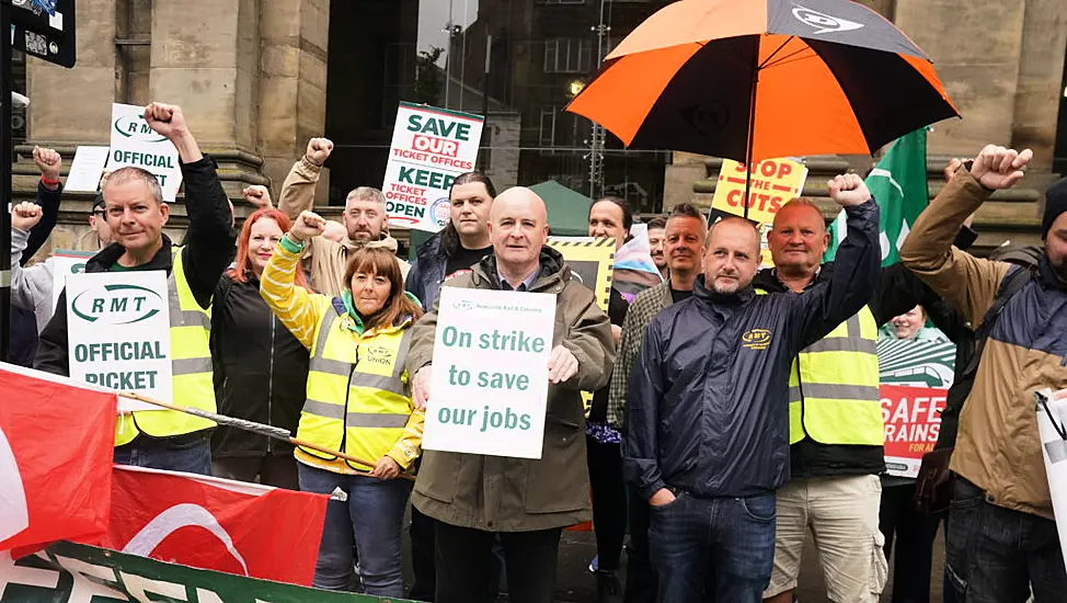 Mick Lynch Accuses British Government Of Prolonging Rail Strikes ‘For Political Reasons’