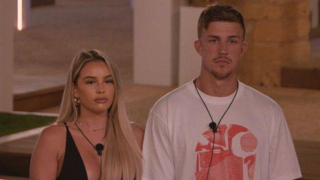 Love Island Couple Dramatically Dumped From The Villa A Day Before Finale