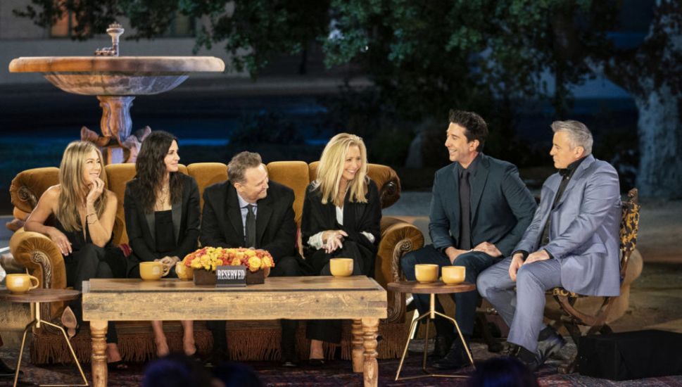 Lisa Kudrow Hailed By Friends Co-Stars On Her 60Th Birthday
