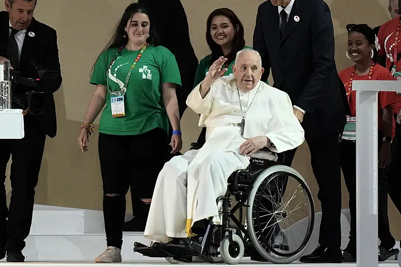 Pilgrims Brave Scorching Heat For Pope’s Vigil In Lisbon