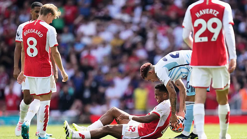 Arsenal’s Jurrien Timber To See Specialist As Concerns Grow Over Knee Injury