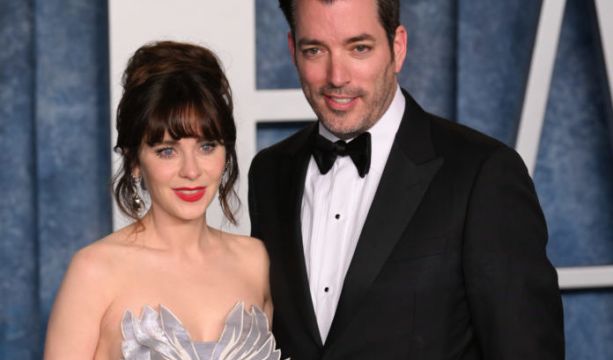 Zooey Deschanel Announces Engagement To Property Brothers Star Jonathan Scott