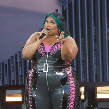 Lizzo Praised By Dancers For ‘Breaking Barriers’ Amid Us Lawsuit