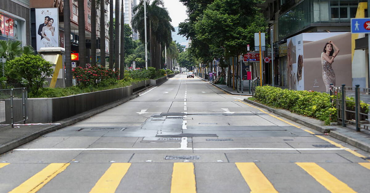 Residents of Hong Kong, southern China take cover from Super Typhoon Saola - Vimarsana News