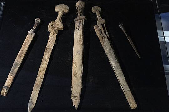 Four Roman Swords Discovered In Dead Sea Cave In Israel