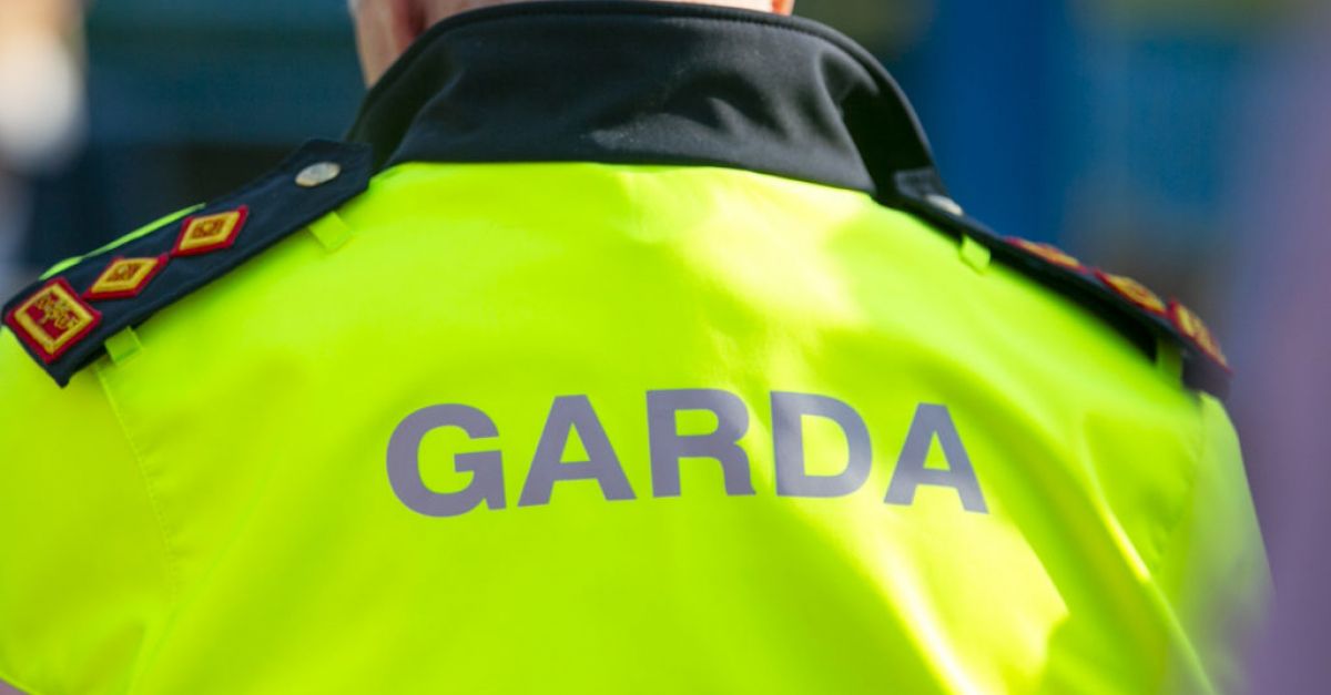 Gardaí арестува трима мъже във връзка с палеж на къща,