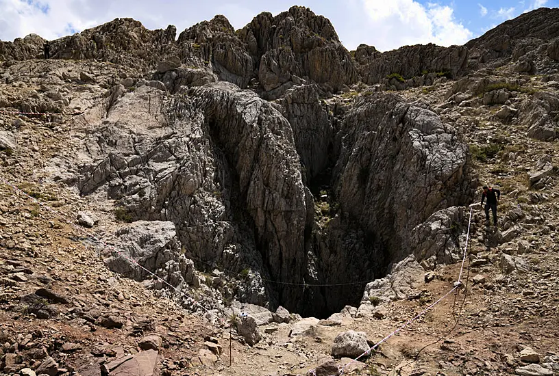 Turkey Mission To Rescue Trapped Caver Advances To 2,300Ft