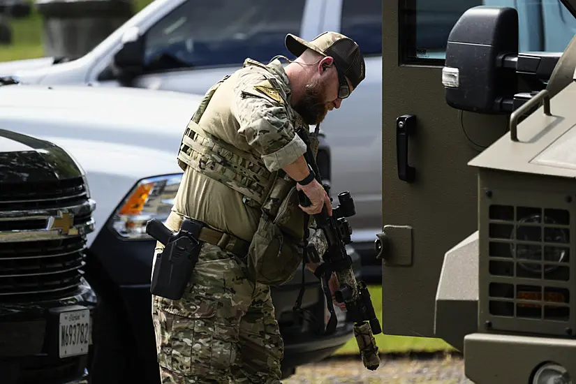 Residents Stay Indoors And Schools Close As Us Police Close In On Armed Fugitive