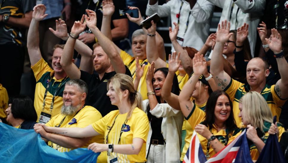 Meghan And Harry Join Crowds At Invictus Games After Walking In Holding Hands