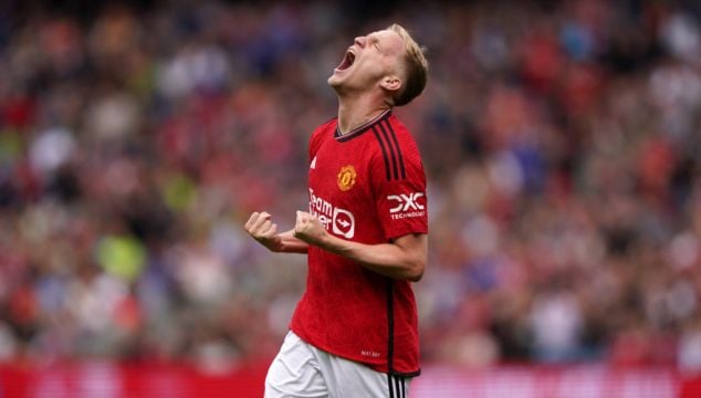 Donny Van De Beek Likely To Stay At Man United Until January