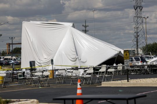 26 Injured As Tent Collapses In Chicago