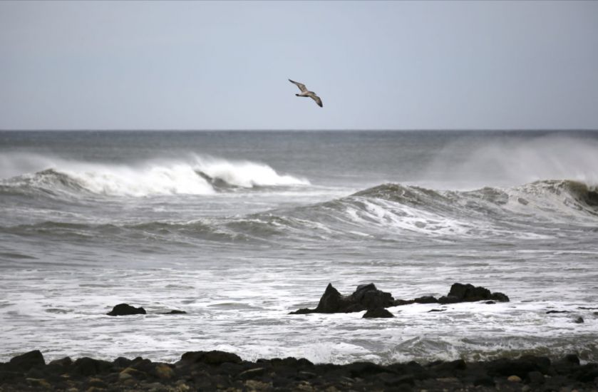 Storm Lee Makes Landfall In Canada With Winds Of 70Mph