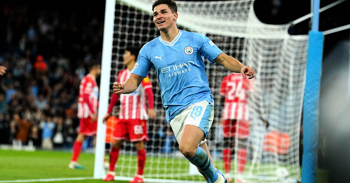 Alvarez helps Man City sweep past Red Star