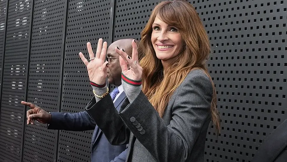 Julia Roberts And Ryan Gosling Among Stars At Highly-Anticipated Gucci Show