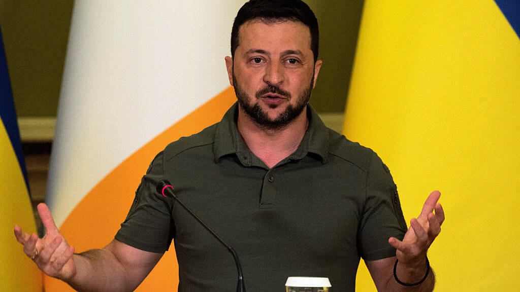 Zelensky meets Sudanese official during ‘technical stopover’ in Ireland