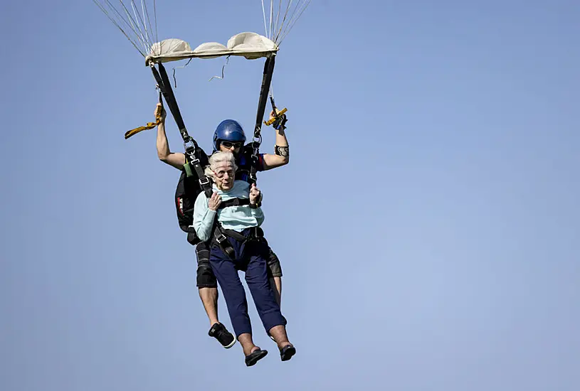 Dorothy (104) Hoping For Record As World’s Oldest Skydiver