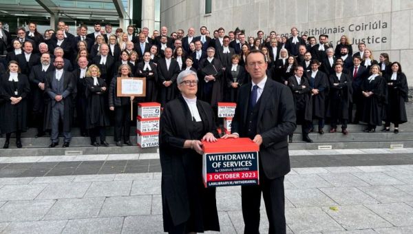 Criminal law barristers stage strike over fees | Roscommon Herald