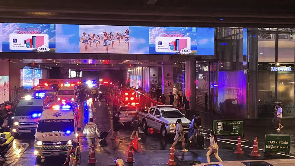 People Flee Major Bangkok Shopping Centre After Hearing ‘Gunshots’