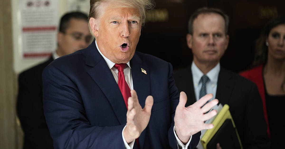 Judge issues gagging order on Donald Trump after comments about court clerk