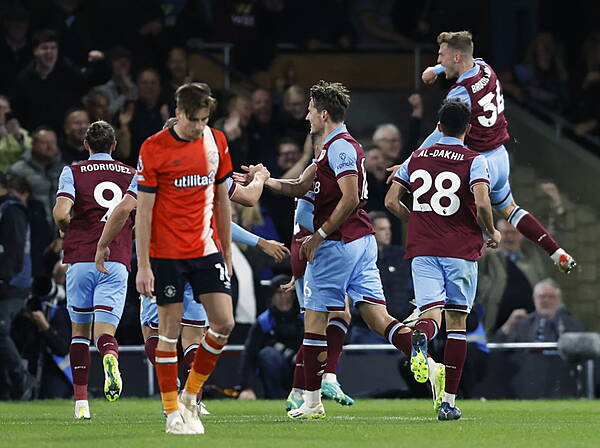 Laois Nationalist — Burnley secure first Premier League win with last-gasp victory at Luton - Vimarsana News