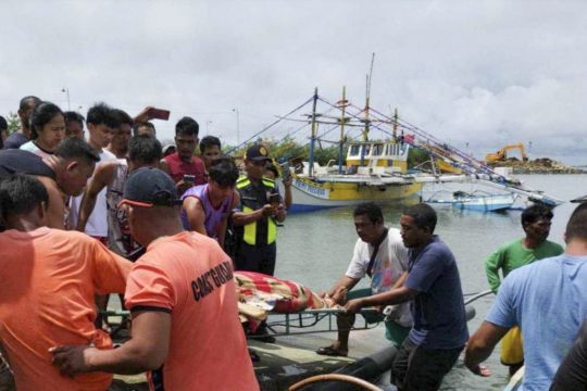 Filipino Fishermen Die In South China Sea After Boat Hit By Commercial Vessel
