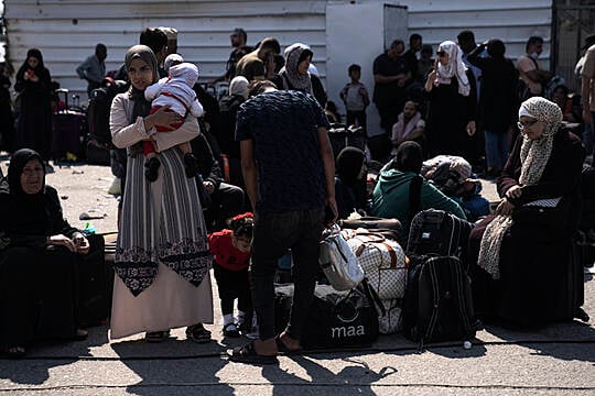 Aid Stuck At Gaza Border As Israeli Siege Strains Hospitals And Water Supplies