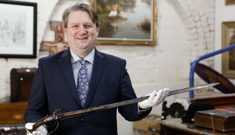Sword Pistol Linked To 1689 Siege Of Derry To Go Under The Hammer