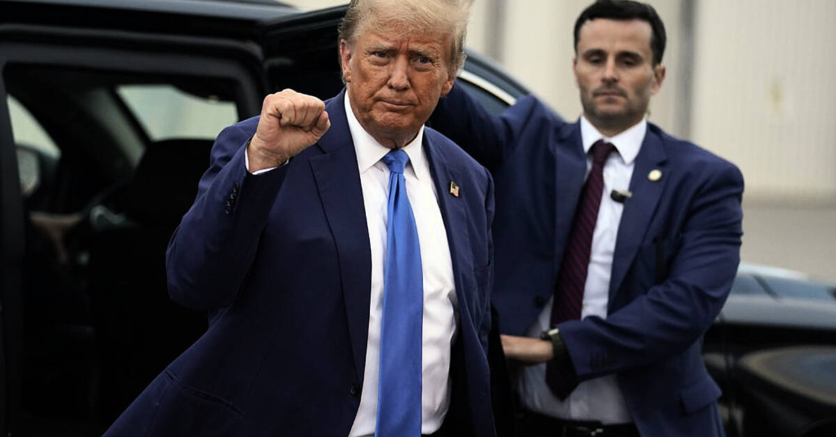 Donald Trump arrives in court to face fixer-turned-foe Michael Cohen
