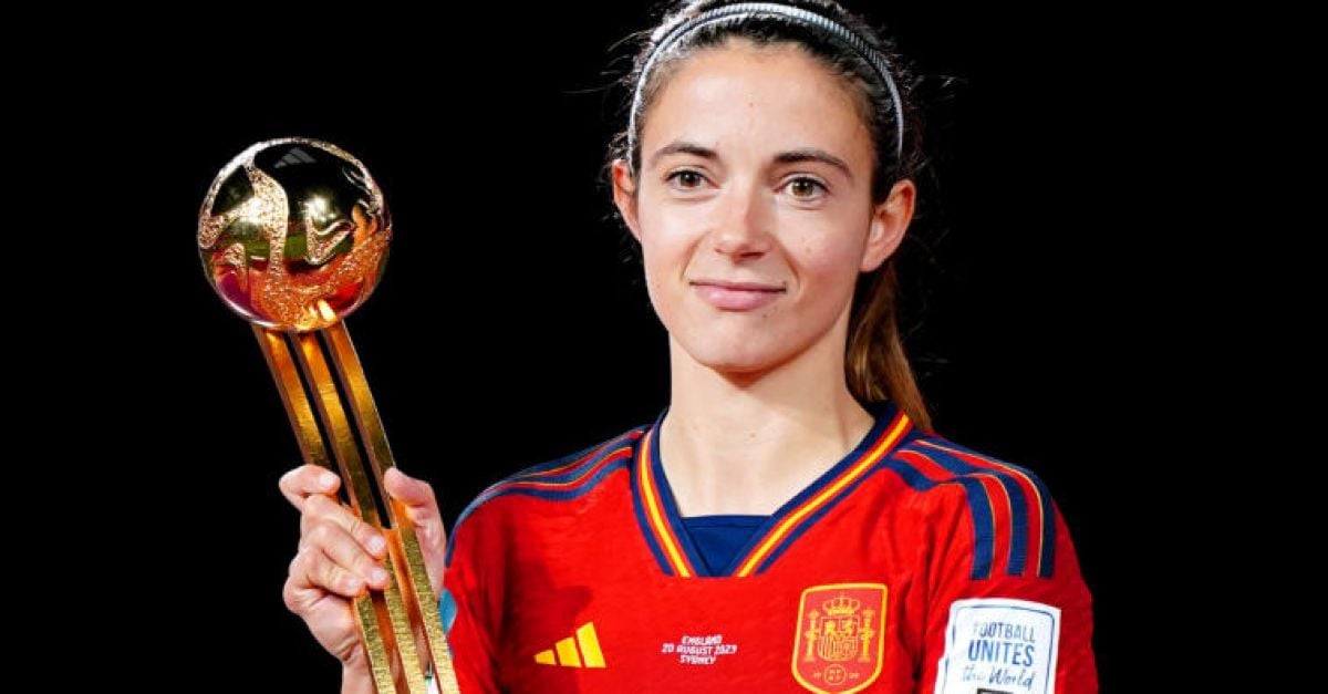 La centrocampista del Barcelona y España Aitana Bonmati gana el Balón de Oro femenino