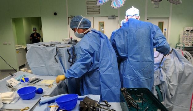 Surgeons Perform Simultaneous Caesarean And Ovary Removal To Cut Cancer Risk