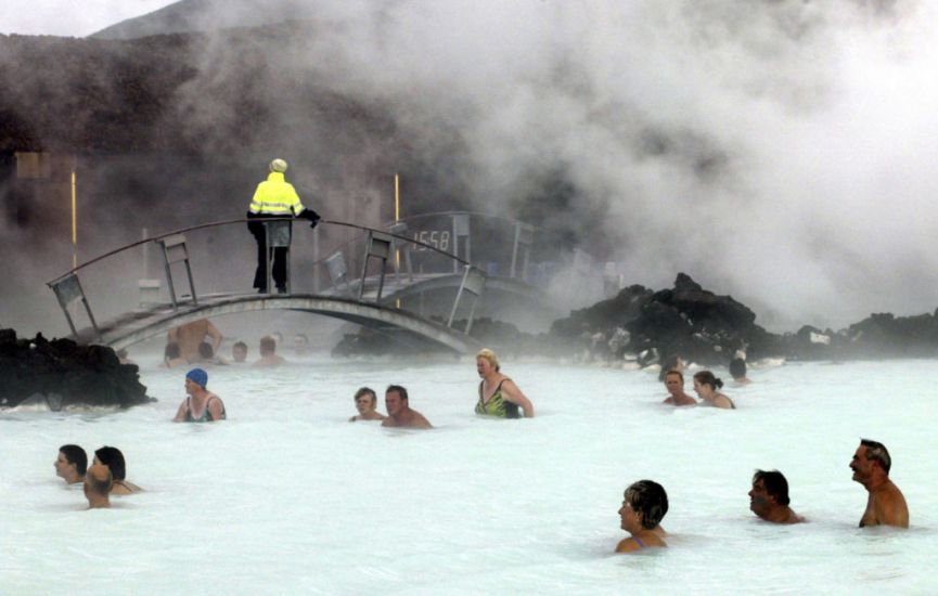 Iceland’s Blue Lagoon Spa Closes As Earthquakes Prompt Volcanic Eruption Fears