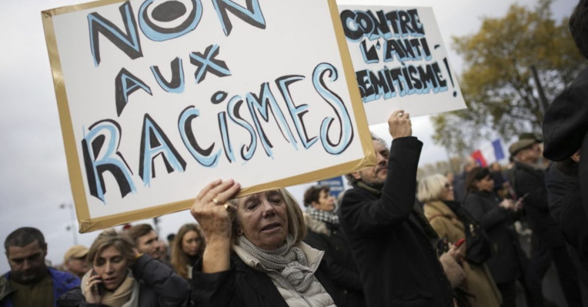French politicians join march through Paris against antisemitism