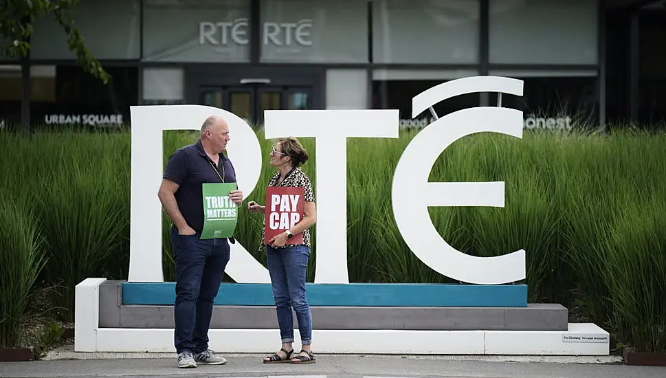 Rté To Reduce Staff By 400 And Cut Some Services, Reports Suggest