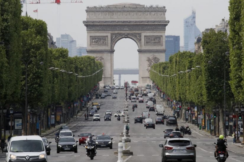 Paris Mayor To Ask Voters To Decide On ‘Significant’ Parking Fee Hike For Suvs