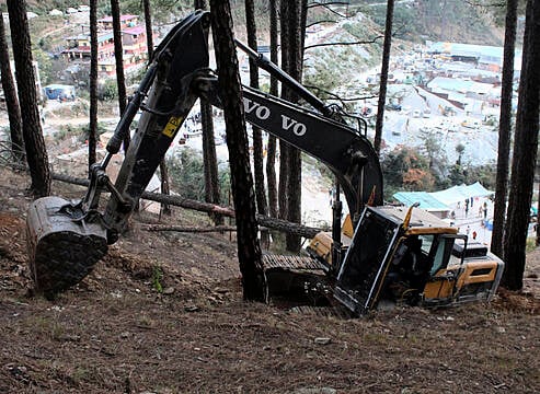 Trapped Workers Get Hot Meals Through Pipe After Nine Days In Collapsed Tunnel