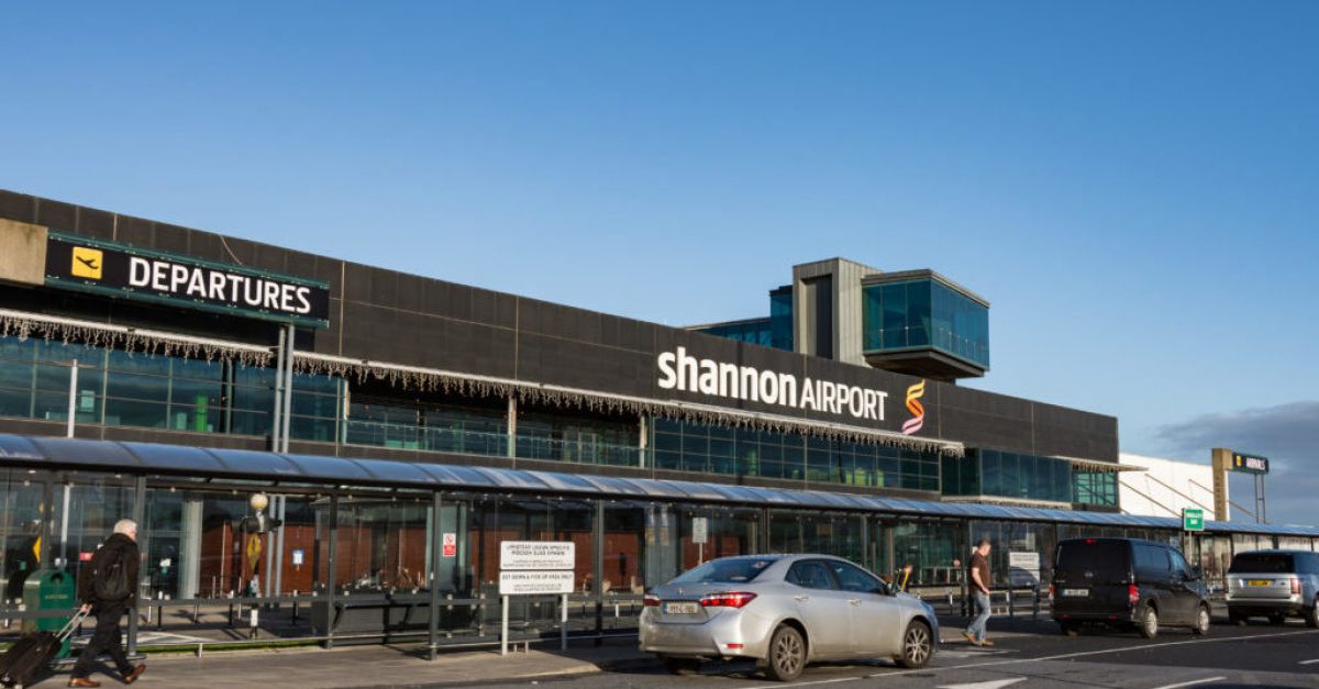 Teen arrested after holiday flight diverted to Shannon Airport | BreakingNews.ie