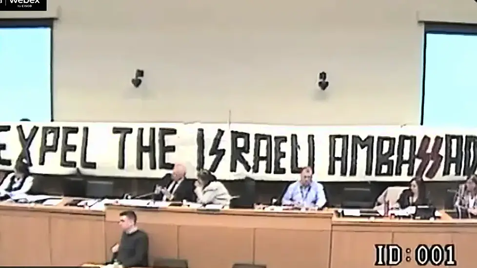 Dup Criticises ‘Antisemitic’ Pro-Palestine Banner Used In Council Meeting Protest