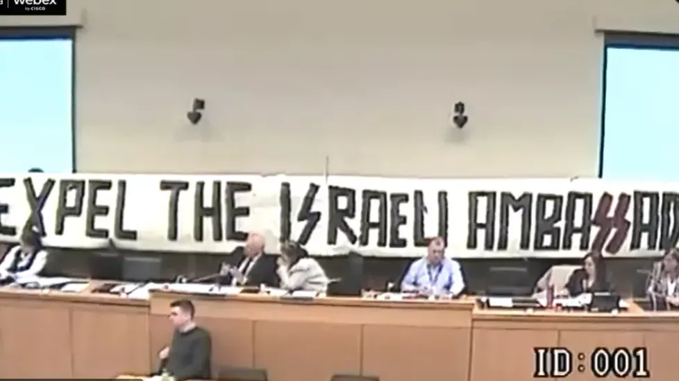 Dup Criticises ‘Antisemitic’ Pro-Palestine Banner Used In Council Meeting Protest