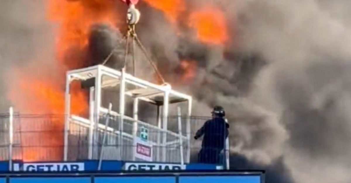 Crane worker praised for rescuing man from burning building