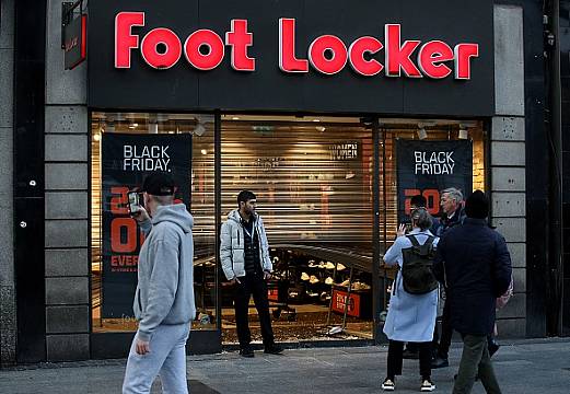 Foot Locker sustains loss of 115 000 as revenues increase to 11.54m