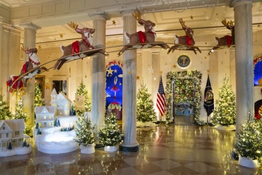 White House Spruced Up For Festive Season