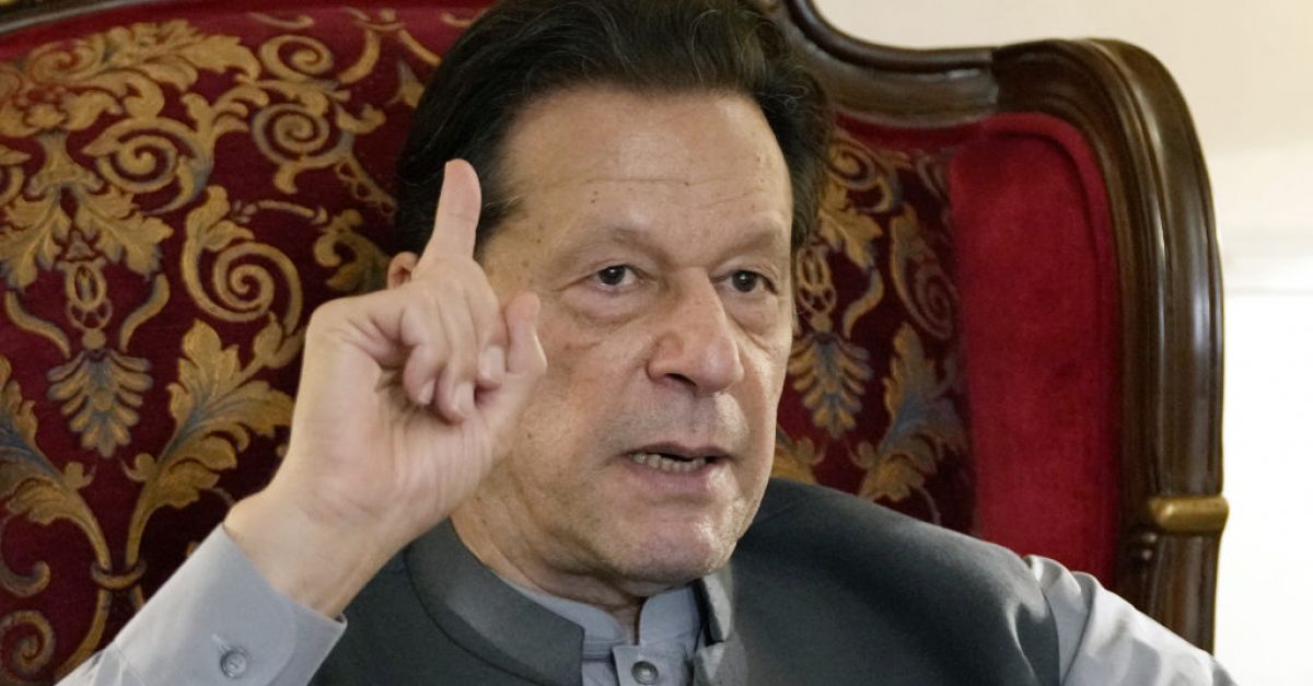 Пакистански съд нареди публичен процес в затвора на бившия премиер