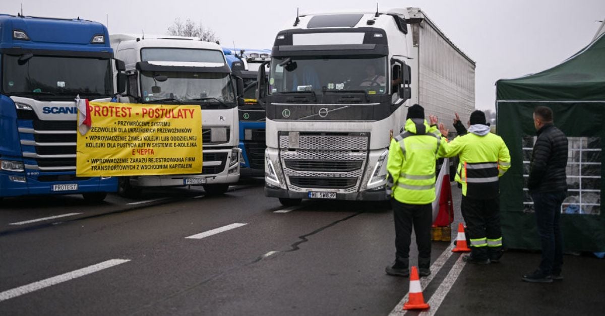 Полските шофьори на камиони протестираха близо до няколко гранични пункта