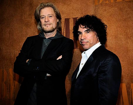 Hall And Oates Row: Judge Extends Pause On Oates’ Sale Of Stake In Business